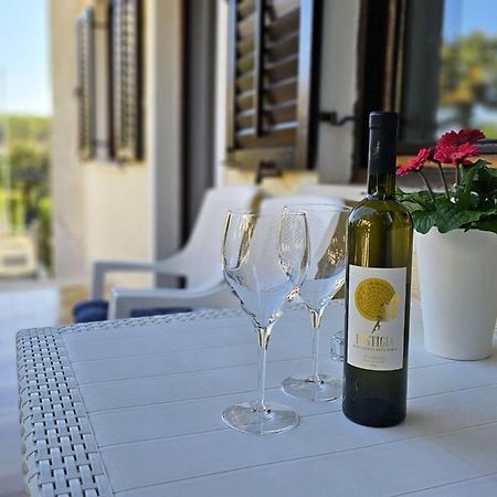 Apartment Jole - A4 -Two Bedrooms - Close To The City Center Porec Exterior photo