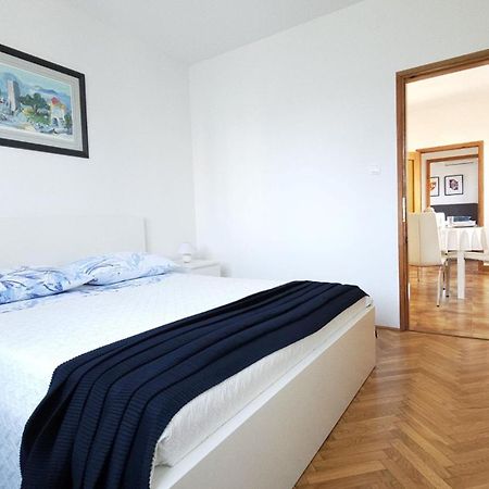 Apartment Jole - A4 -Two Bedrooms - Close To The City Center Porec Exterior photo