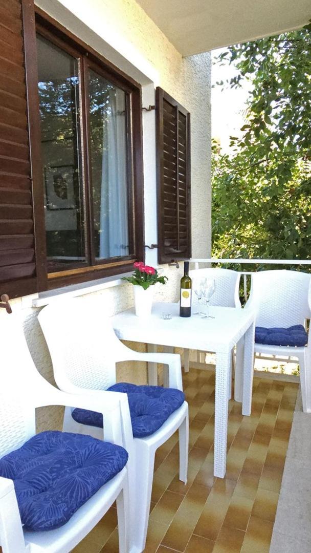Apartment Jole - A4 -Two Bedrooms - Close To The City Center Porec Exterior photo